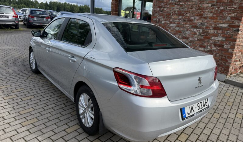 
								PEUGEOT 301 pilns									