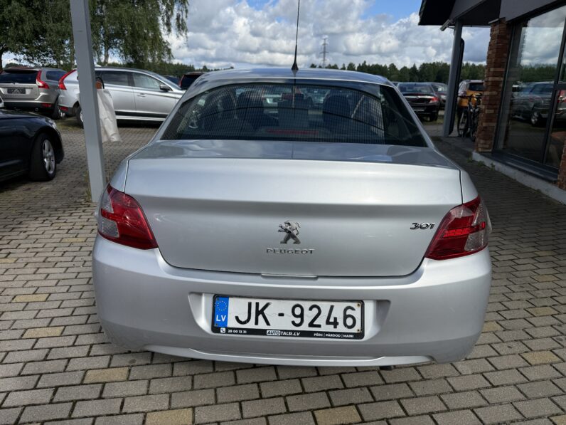 
								PEUGEOT 301 pilns									
