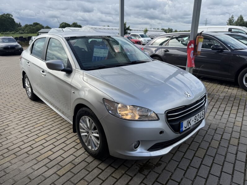 
								PEUGEOT 301 pilns									