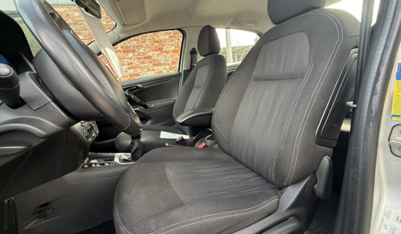 
								PEUGEOT 301 pilns									