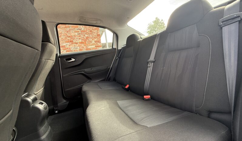 
								PEUGEOT 301 pilns									