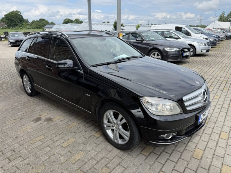 
								MERCEDES BENZ C200 CDI pilns									