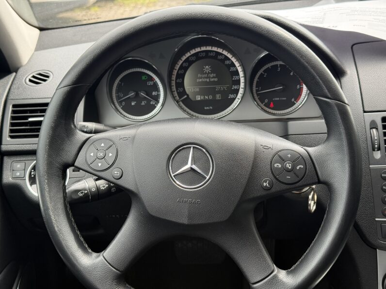 
								MERCEDES BENZ C200 CDI pilns									