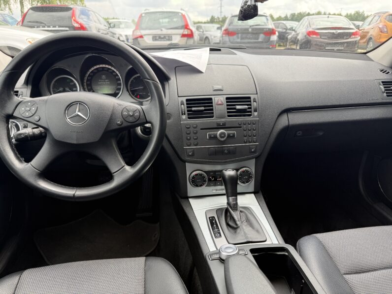 
								MERCEDES BENZ C200 CDI pilns									