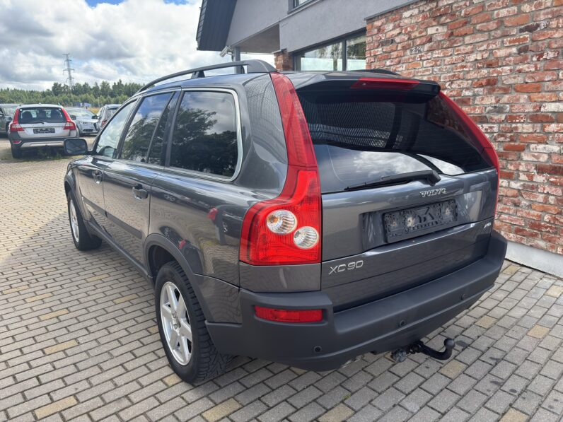 
								VOLVO XC90 pilns									