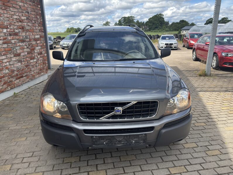 
								VOLVO XC90 pilns									