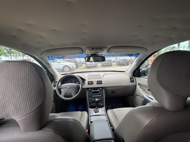 
								VOLVO XC90 pilns									