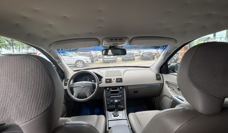 
								VOLVO XC90 pilns									