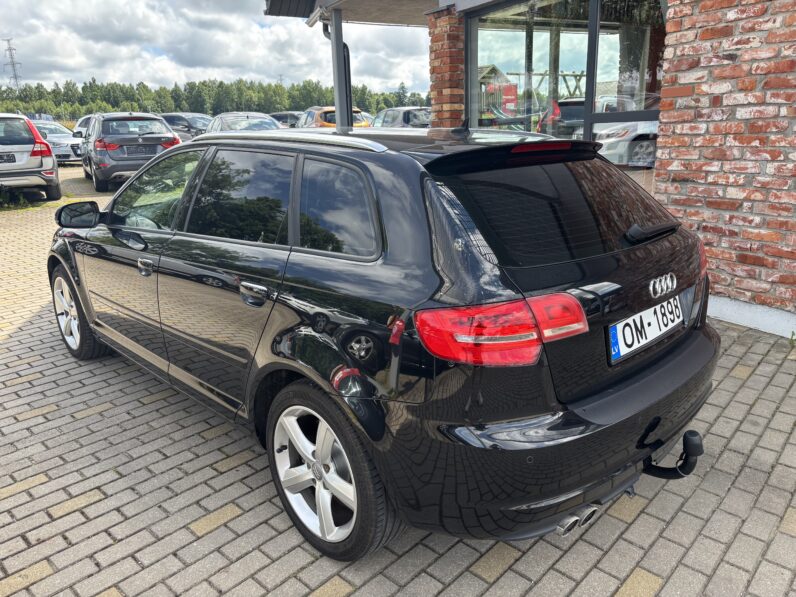 
								AUDI A3 pilns									