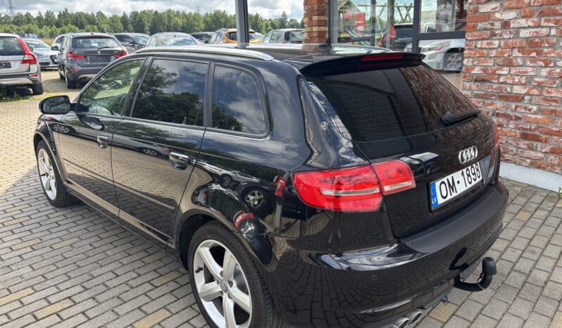 
								AUDI A3 pilns									