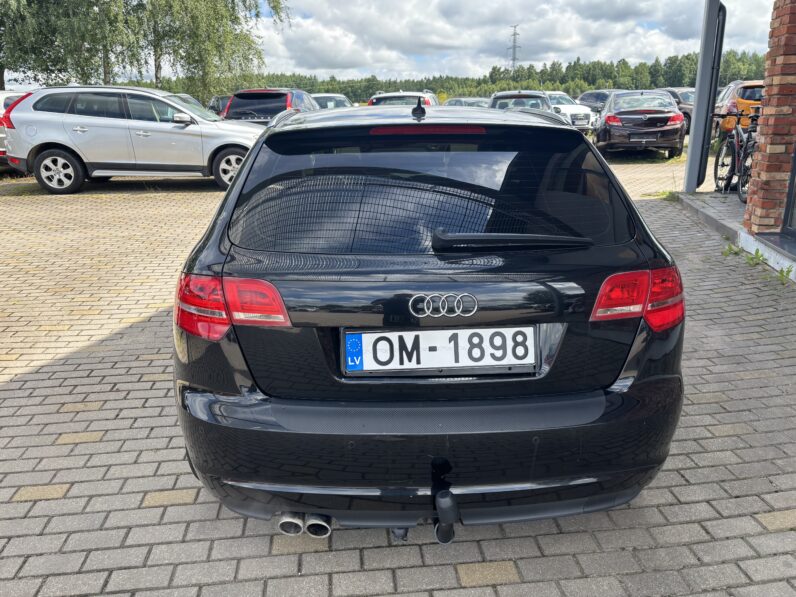 
								AUDI A3 pilns									