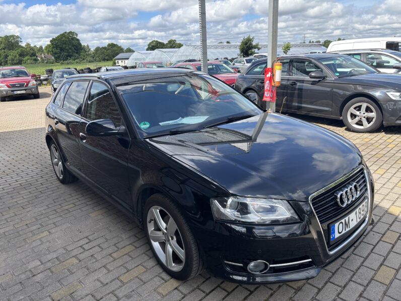 
								AUDI A3 pilns									