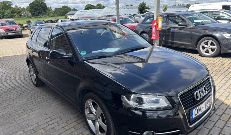 
								AUDI A3 pilns									