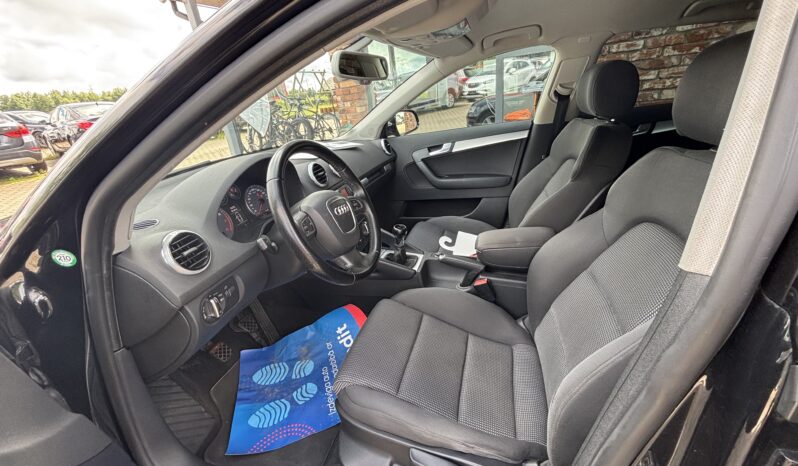 
								AUDI A3 pilns									