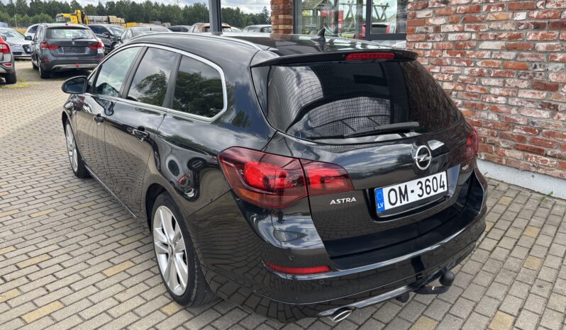 
								OPEL ASTRA SPORTS TOURER pilns									