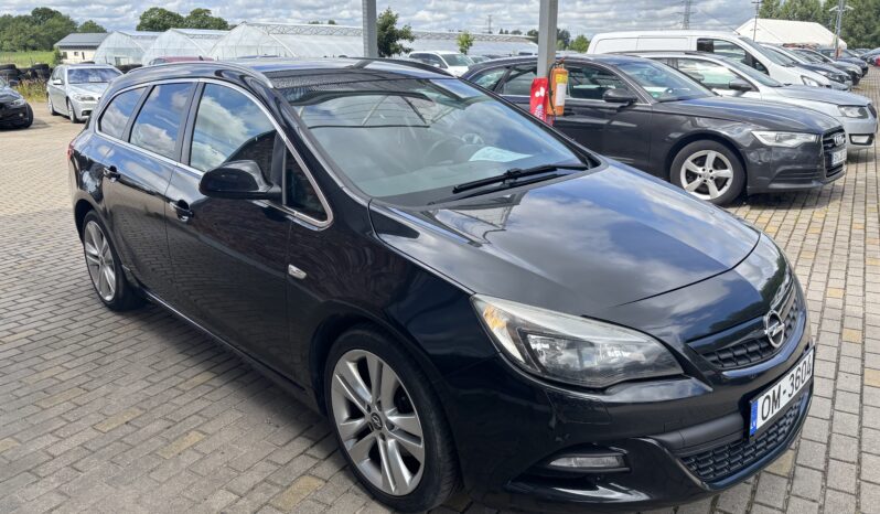 
								OPEL ASTRA SPORTS TOURER pilns									