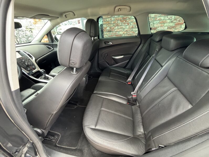 
								OPEL ASTRA SPORTS TOURER pilns									