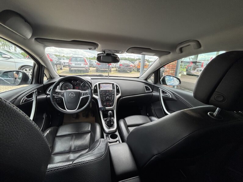
								OPEL ASTRA SPORTS TOURER pilns									