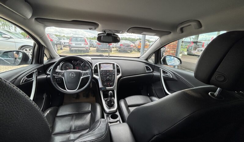 
								OPEL ASTRA SPORTS TOURER pilns									