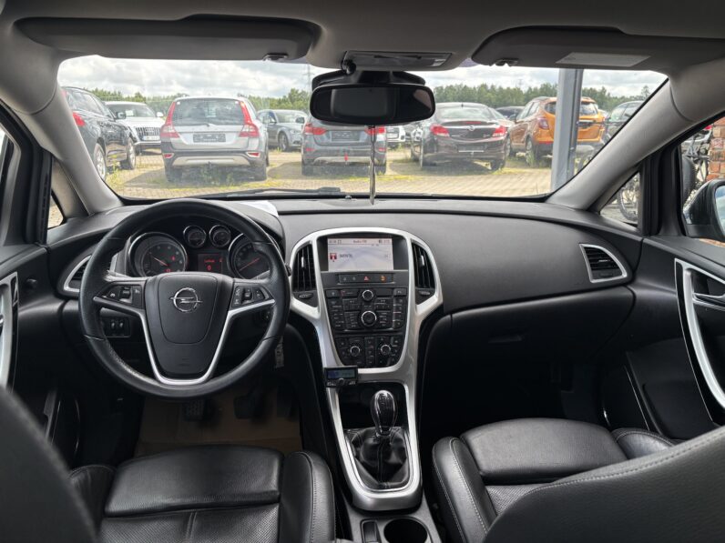 
								OPEL ASTRA SPORTS TOURER pilns									