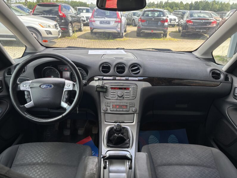 
								FORD GALAXY pilns									