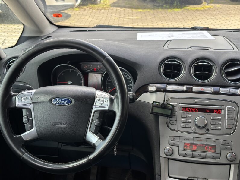 
								FORD GALAXY pilns									