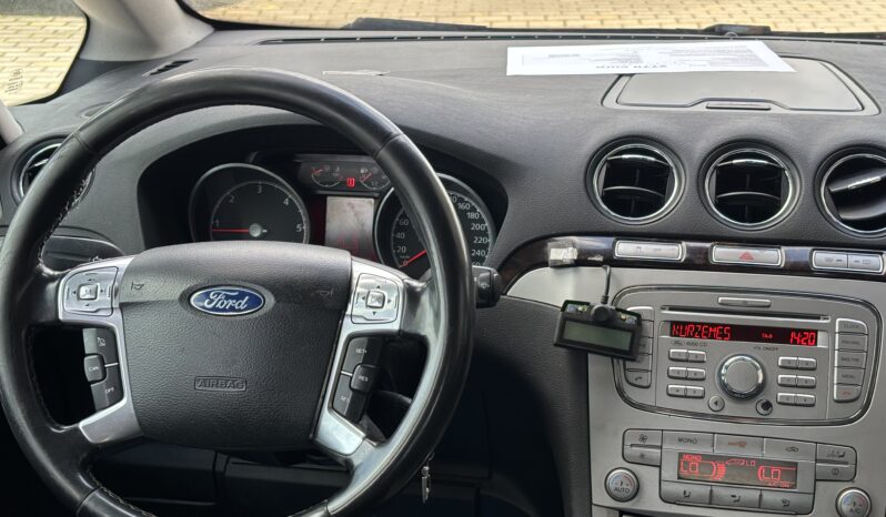 
								FORD GALAXY pilns									