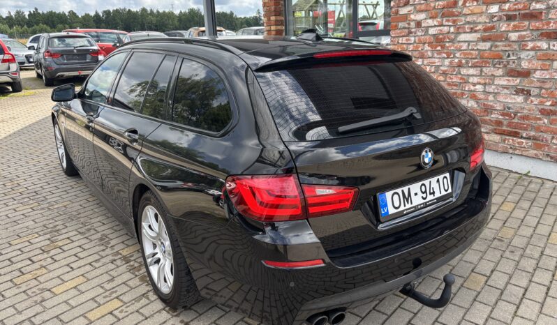
								BMW 525 pilns									