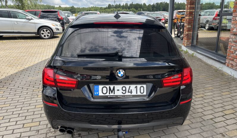 
								BMW 525 pilns									