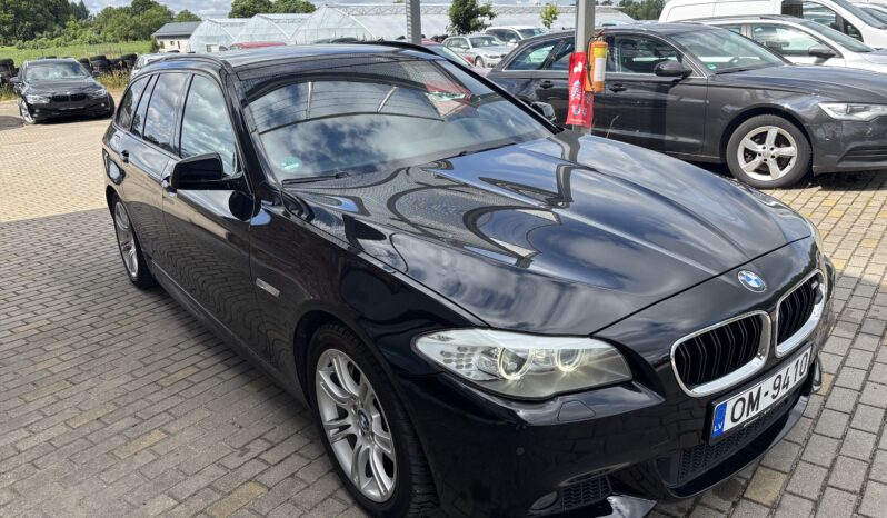 
								BMW 525 pilns									
