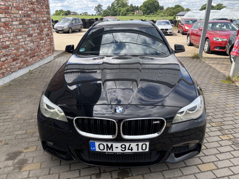 
								BMW 525 pilns									