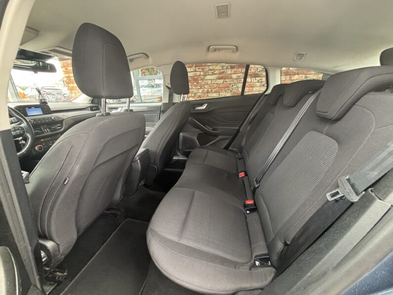 
								FORD FOCUS pilns									