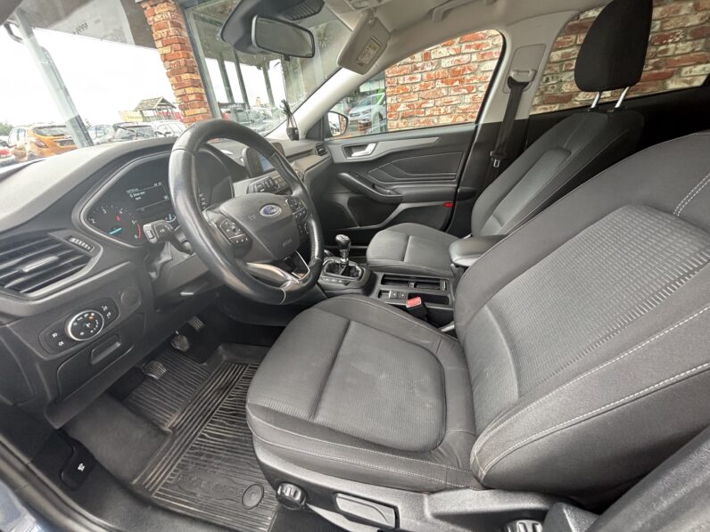
								FORD FOCUS pilns									