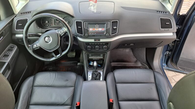 
								Volkswagen Sharan pilns									
