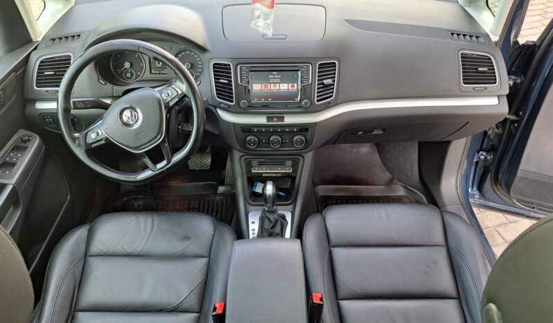 
								Volkswagen Sharan pilns									