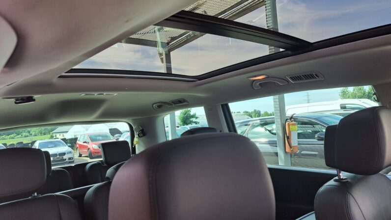 
								Volkswagen Sharan pilns									