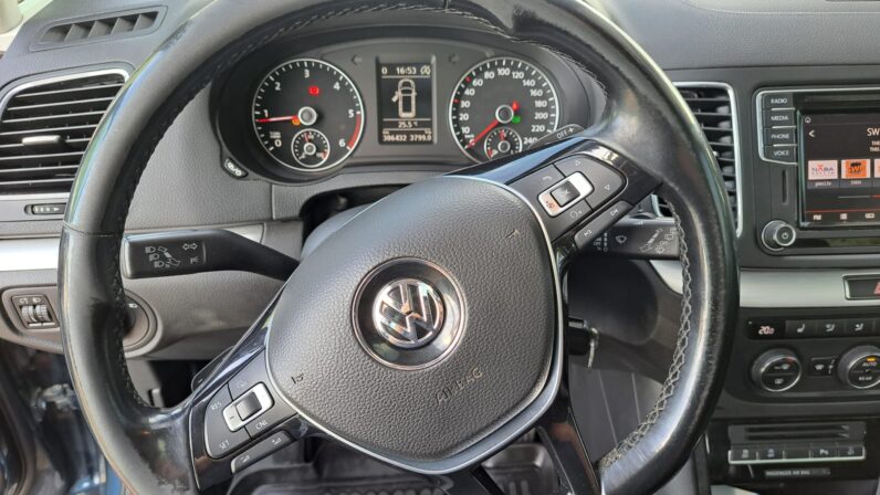 
								Volkswagen Sharan pilns									