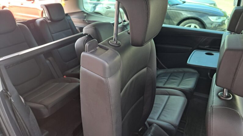 
								Volkswagen Sharan pilns									