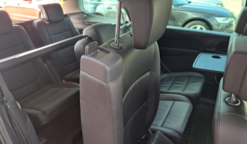 
								Volkswagen Sharan pilns									