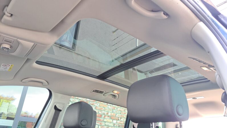 
								Volkswagen Sharan pilns									
