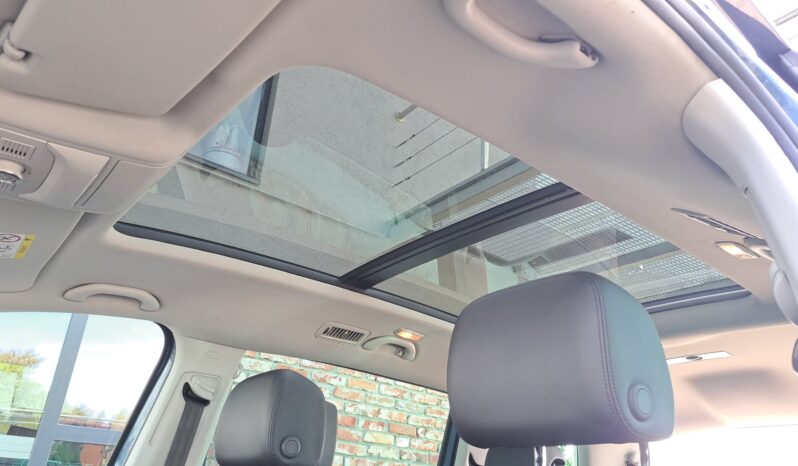 
								Volkswagen Sharan pilns									