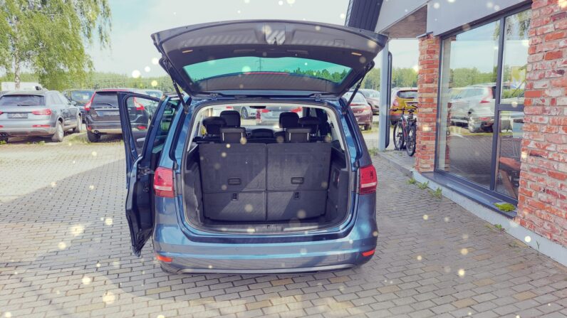 
								Volkswagen Sharan pilns									
