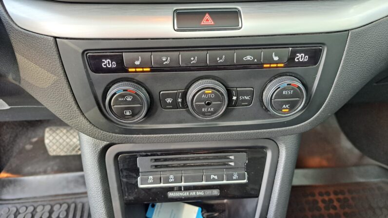 
								Volkswagen Sharan pilns									