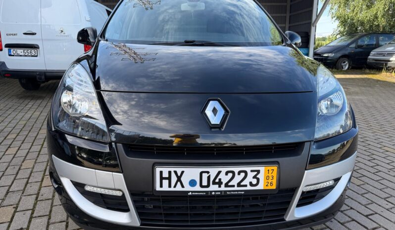 
								Renault Scenic Dynamique pilns									