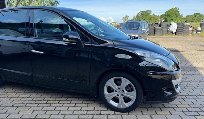 
								Renault Scenic Dynamique pilns									