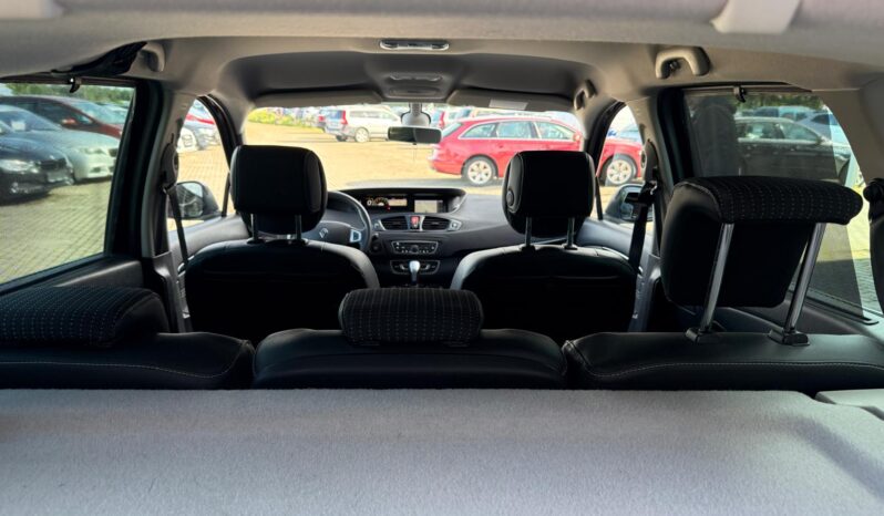 
								Renault Scenic Dynamique pilns									