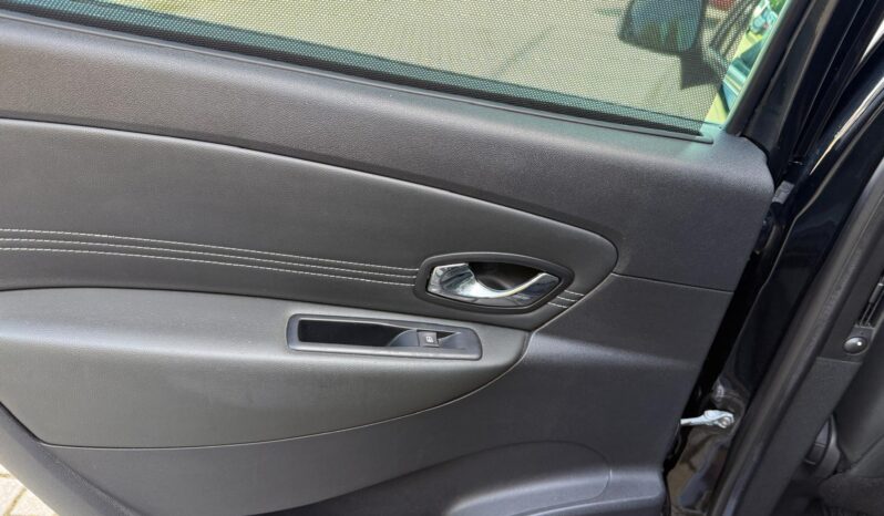 
								Renault Scenic Dynamique pilns									