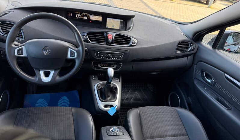 
								Renault Scenic Dynamique pilns									
