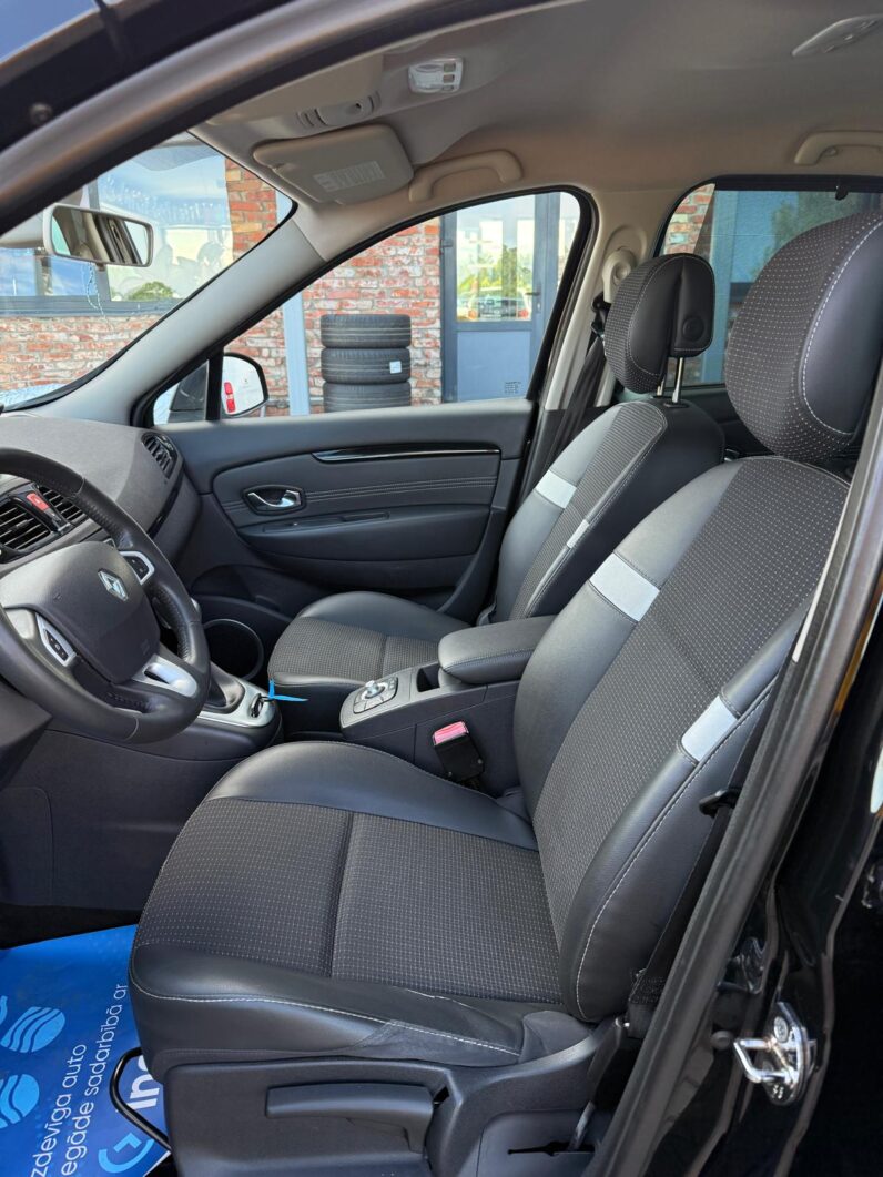 
								Renault Scenic Dynamique pilns									
