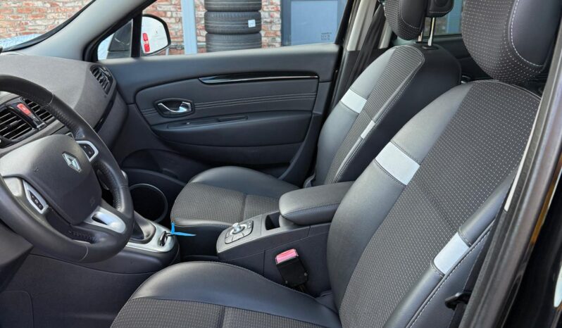 
								Renault Scenic Dynamique pilns									